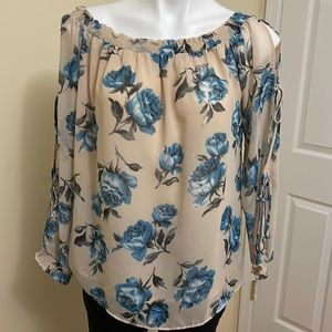 Floral blouse size s, used brand Girl Obsessed